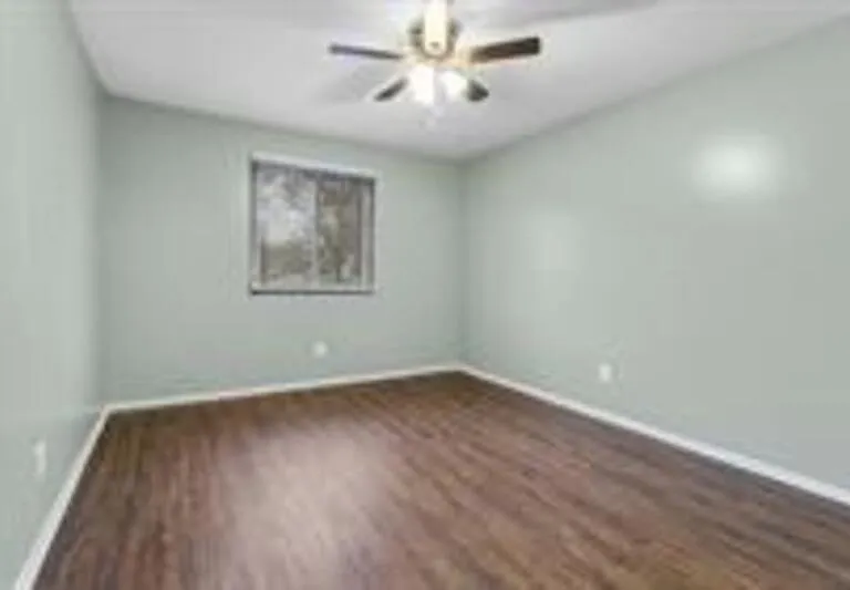 5601 W 58th St #212 — Photo 13