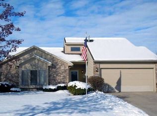 8411 Victoria Woods Pl, Fort Wayne, IN 46825