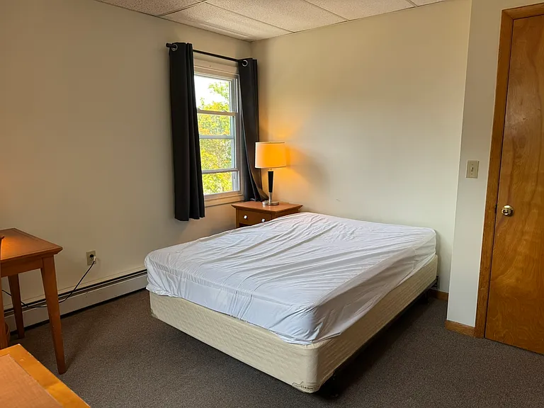 220 N Quarry St — Photo 3