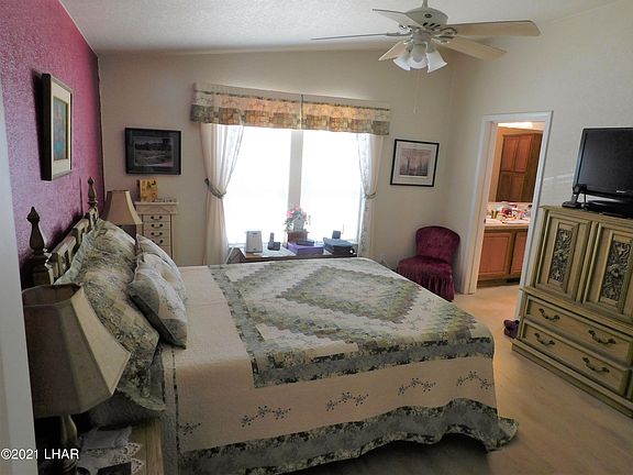 5th image of 25390 Horseshoe Ln