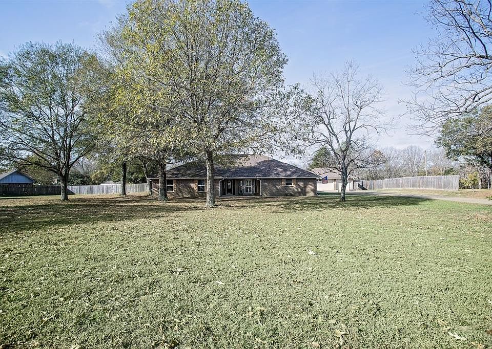 1st image of 19758 Highland Pl