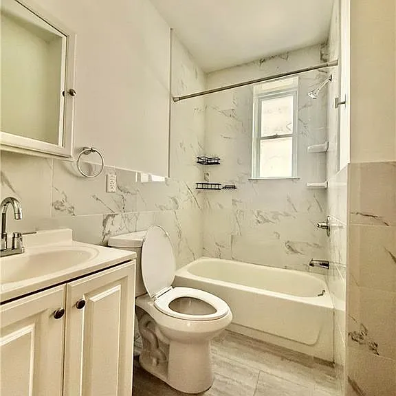 1732 62nd St #1R — Photo 8