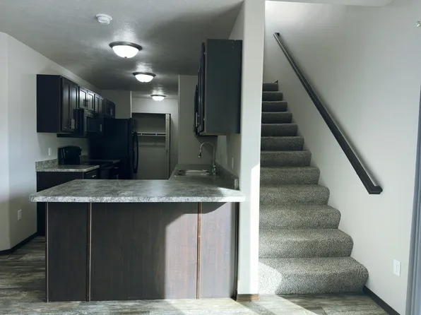 275 Tiger Way Pl, Harrisburg, SD 57032