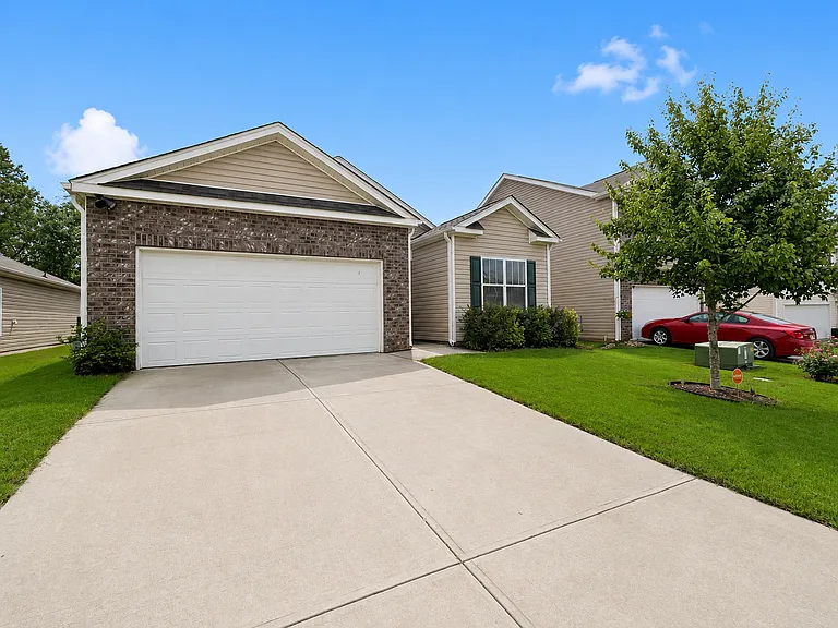 528 Ashwood Way — Photo 2
