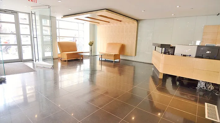 Rented by Park Property Advisors | media 16