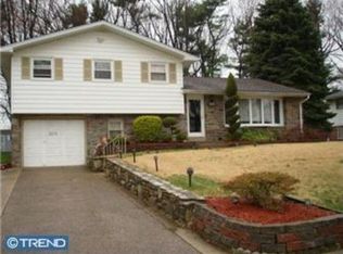 104 Flagstaff Rd, Philadelphia, PA 19115