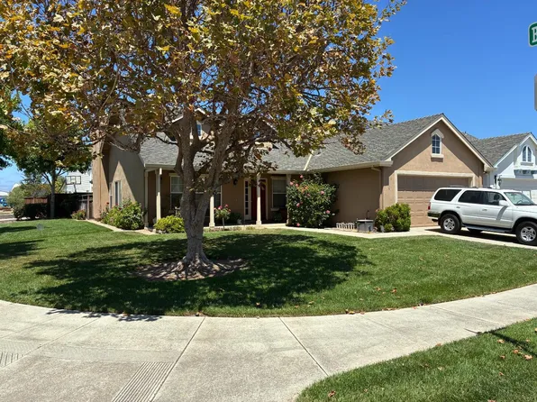 1 Meredith Cir, Salinas, CA 93906