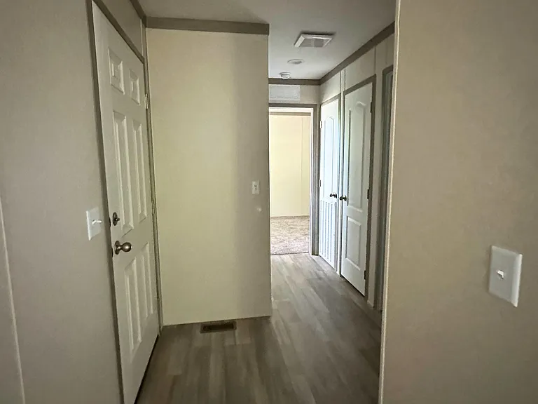 Colonial Manor — Photo 21