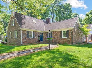 3400 Erinbrook Ln, Charlotte, NC 28215