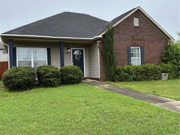 2800 Lismore Ct, Opelika, AL 36804