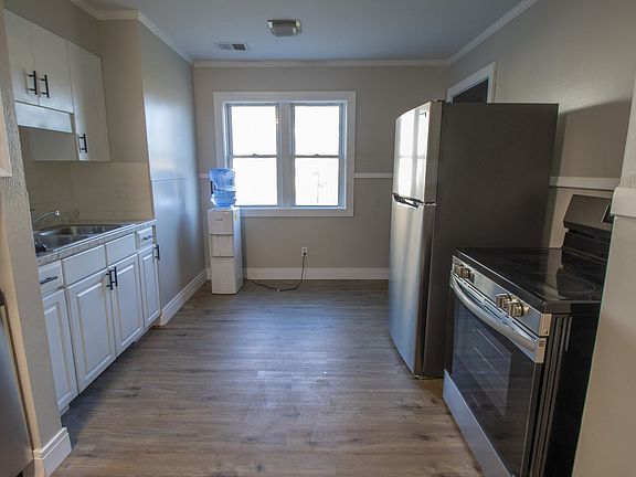 4th image of 1105-1107 Eastland Cir