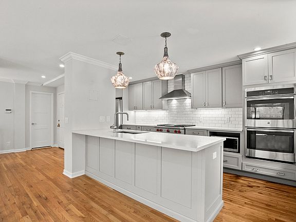 2nd image of 11 Lafayette Ct APT 1D