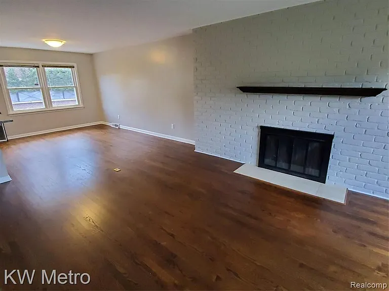 553 N Old Woodward Ave — Photo 9