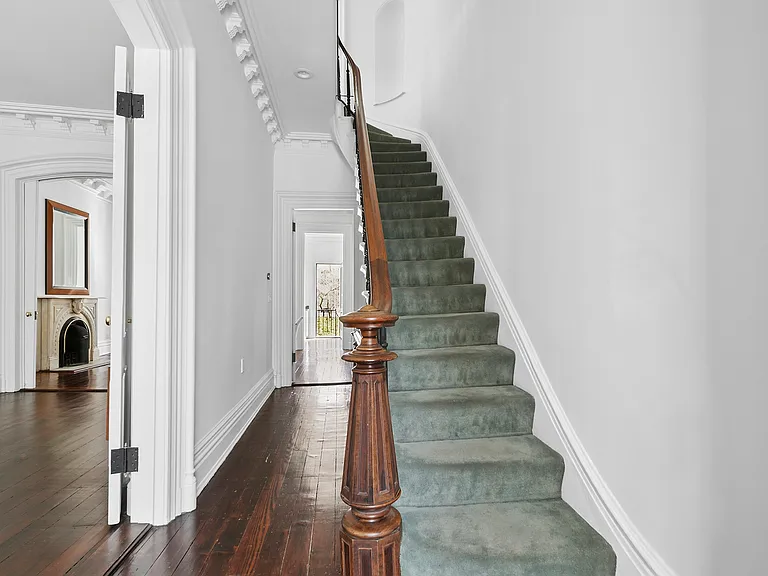 548 State St #1 — Photo 5