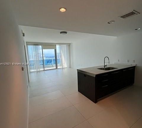 2nd image of 200 Biscayne Boulevard Way APT 4014