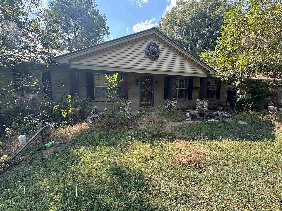2nd image of 205 Rebel Rd