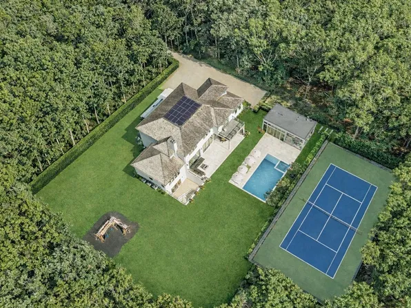 1552 Deerfield Rd, Water Mill, NY 11976