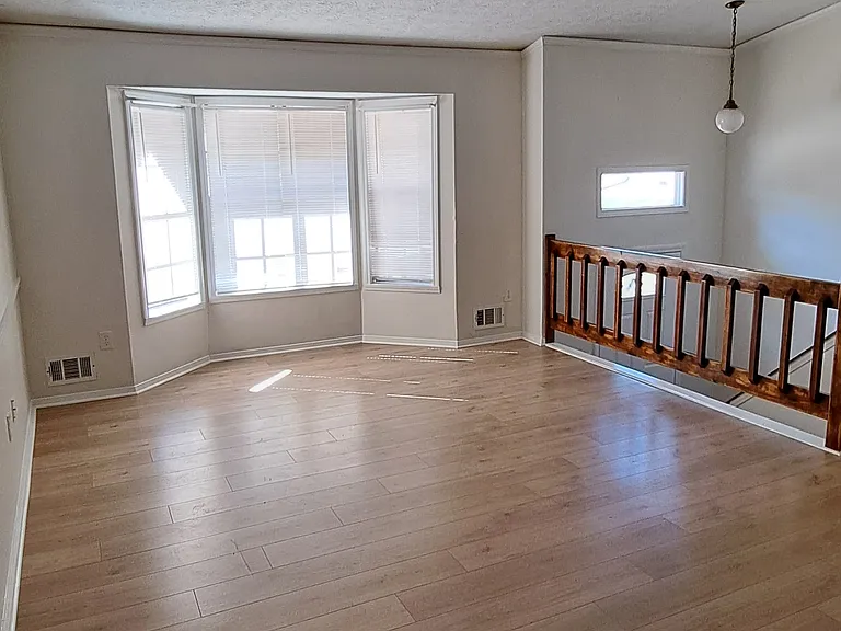 5513 Hadrian Ct — Photo 12