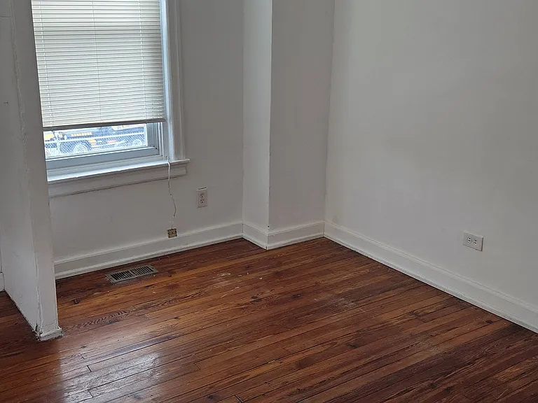 2088 E Victoria St — Photo 7