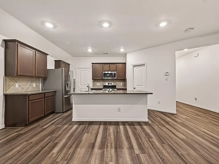 15918 Tug Ct — Photo 2