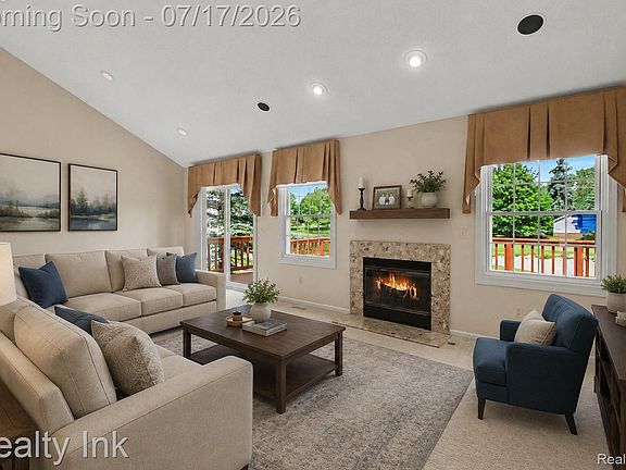 4th image of 31223 Barrington Dr