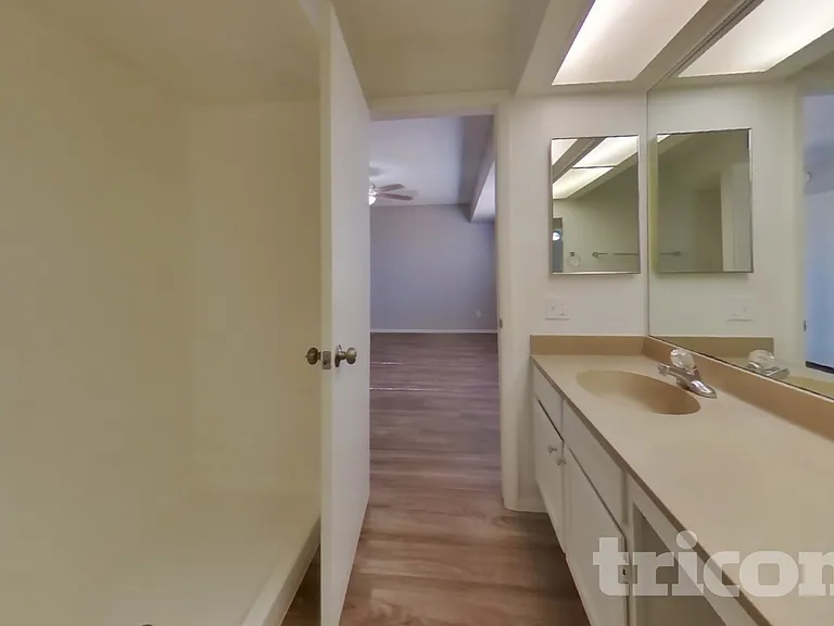 1010 W Blackhawk Dr — Photo 9