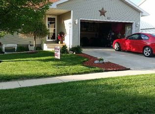 471 Countryside Dr, Le Mars, IA 51031