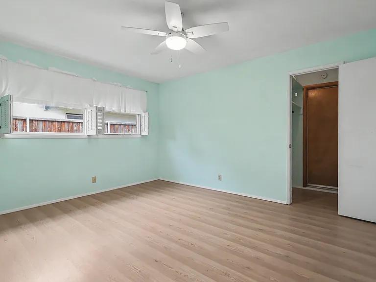 807 Edgefield Dr — Photo 16
