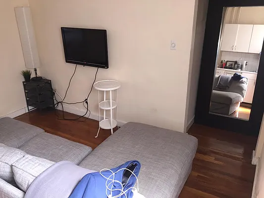 Rented by Upton Realty Group | media 20