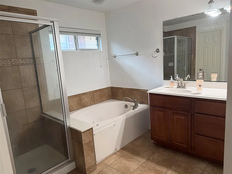 15228 Fernhill Dr — Photo 5