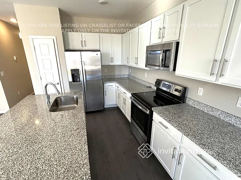 1728 S Elk Way — Photo 6