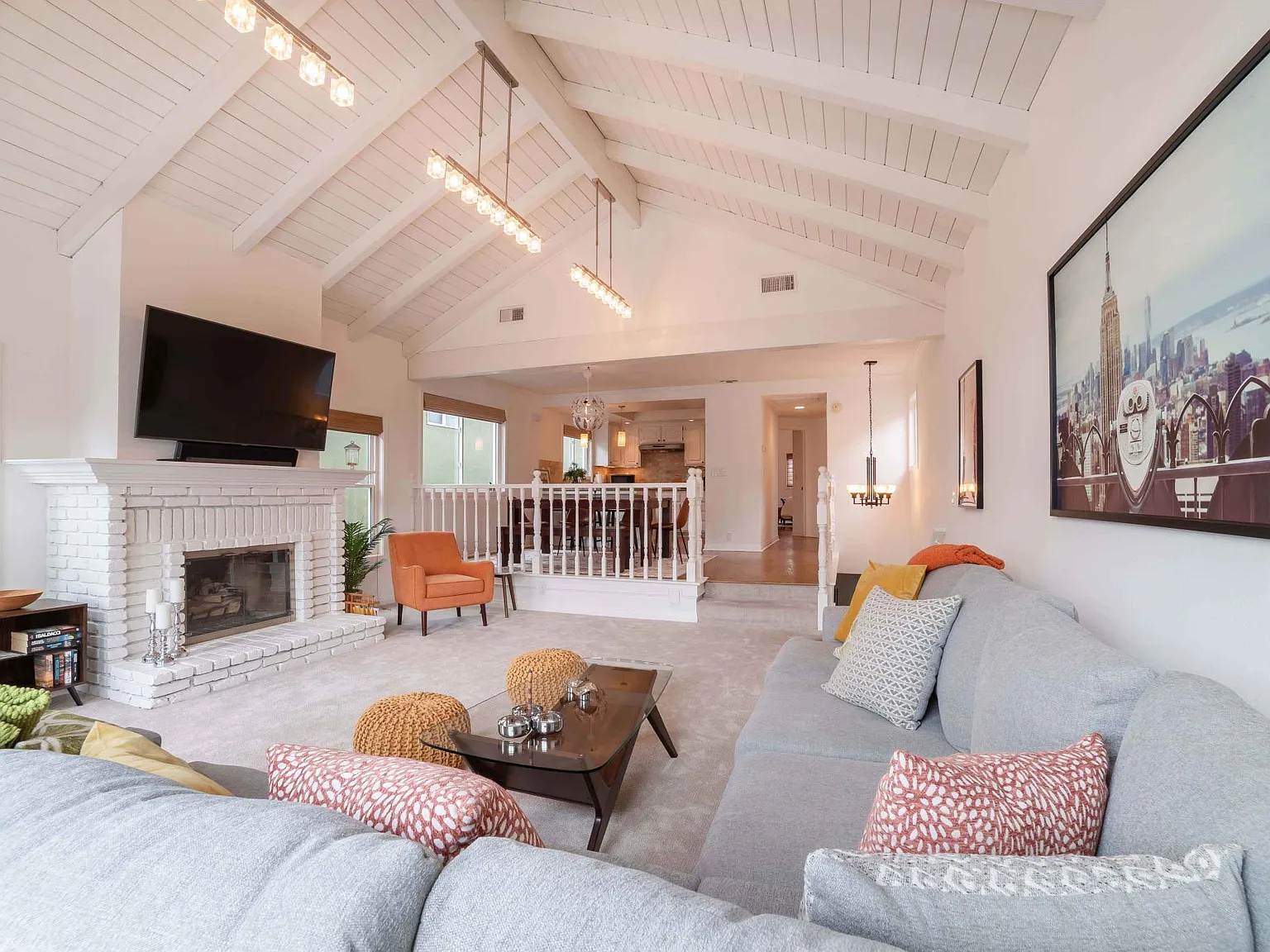 3 bed, 2.5 bath, 2000 sqft, $7,250 — Photo 4