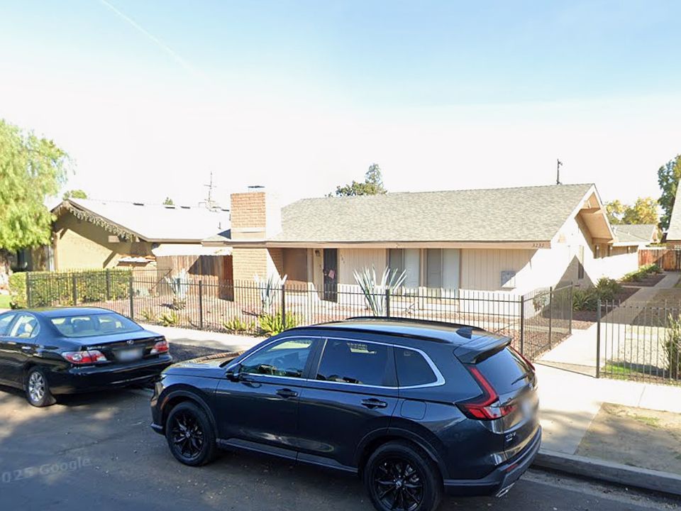 2nd image of 3232 N Anna St #101