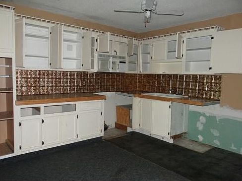 3rd image of 15131 SW Chickee St