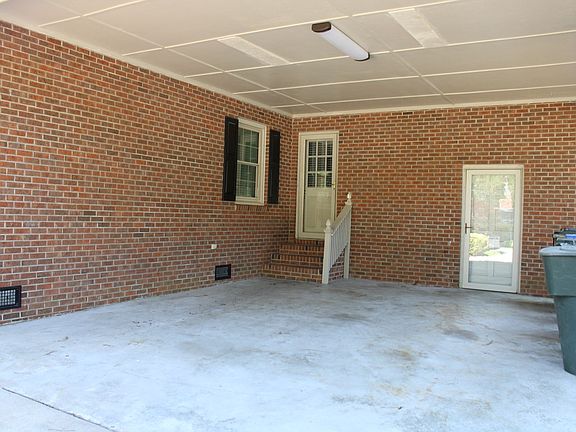 4th image of 1409 Chesnee Dr NW