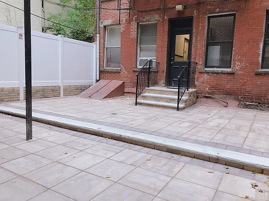 Rented by Nest Seekers International | media 14