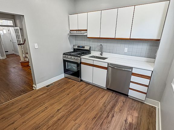 Kitchen (1/2)