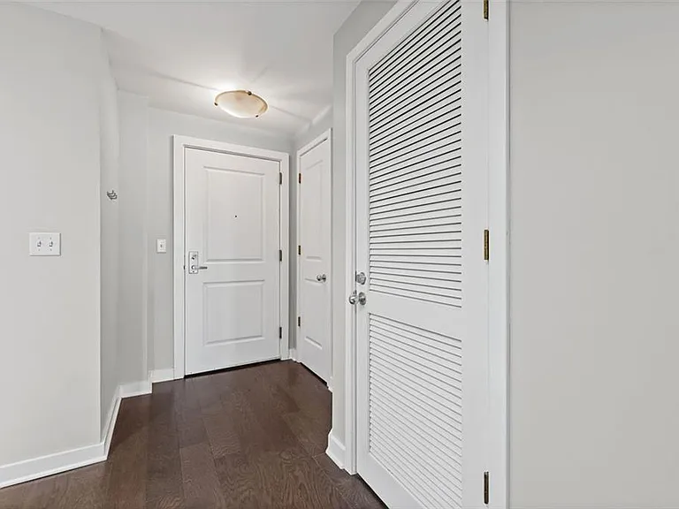 3338 Peachtree Rd NE #1105 — Photo 4