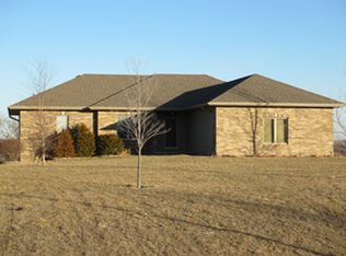 58831 221st Cres, Glenwood, IA 51534