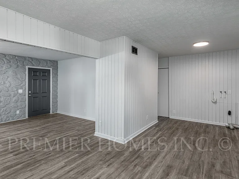 1809 Endrow Ave NE — Photo 13