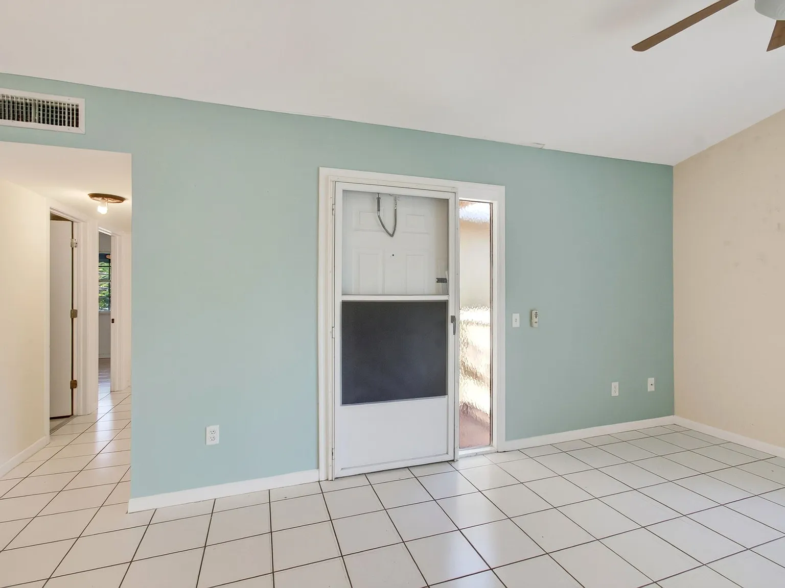 179 Waterside Drive - . — Photo 3