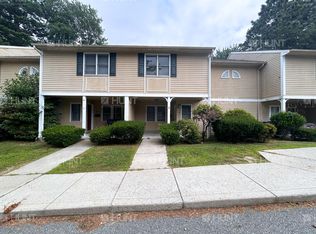 15 Heritage Rd, Hanscom Afb, MA 01731