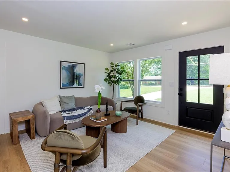 3026 Brook Dr — Photo 7