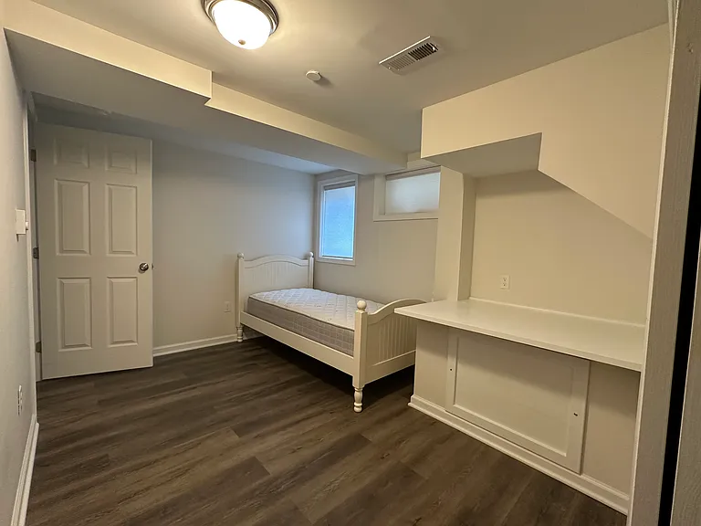 4424 Brandywine St NW #B — Photo 5