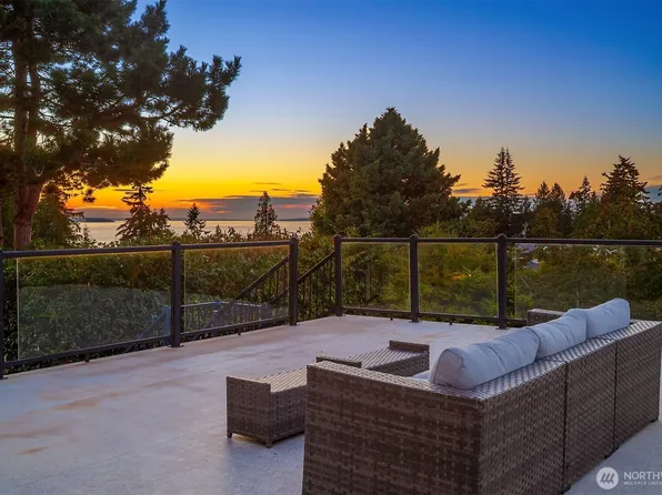 9313 190th Street SW, Edmonds, WA 98020
