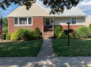 254 Pandolfi Ave, Secaucus, NJ 07094