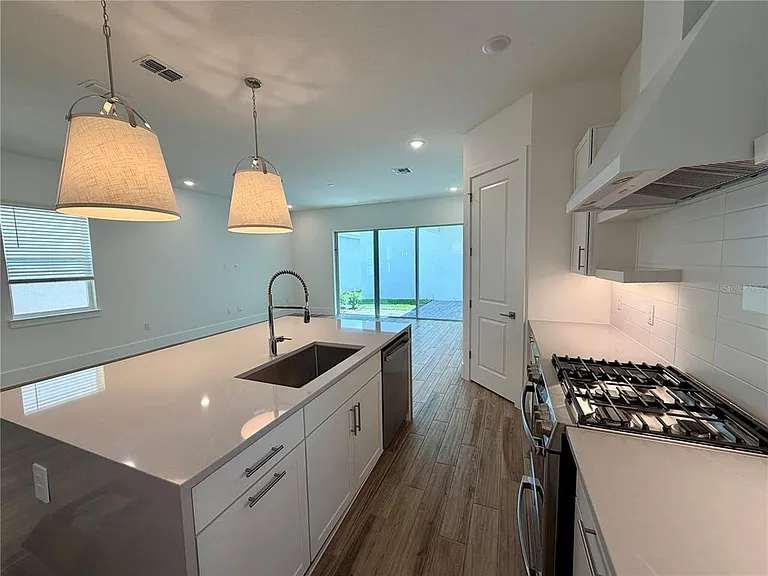 12438 Clear Sapphire Dr — Photo 8