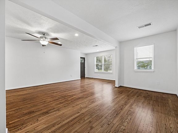 3rd image of 7515 Magnolia St