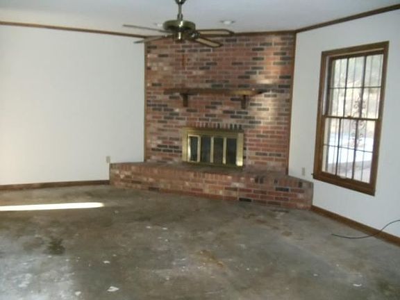 2nd image of 202 Broken Arrow Dr