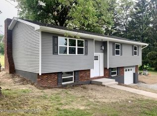 10 Lee Ann Ln, Scott Township, PA 18411
